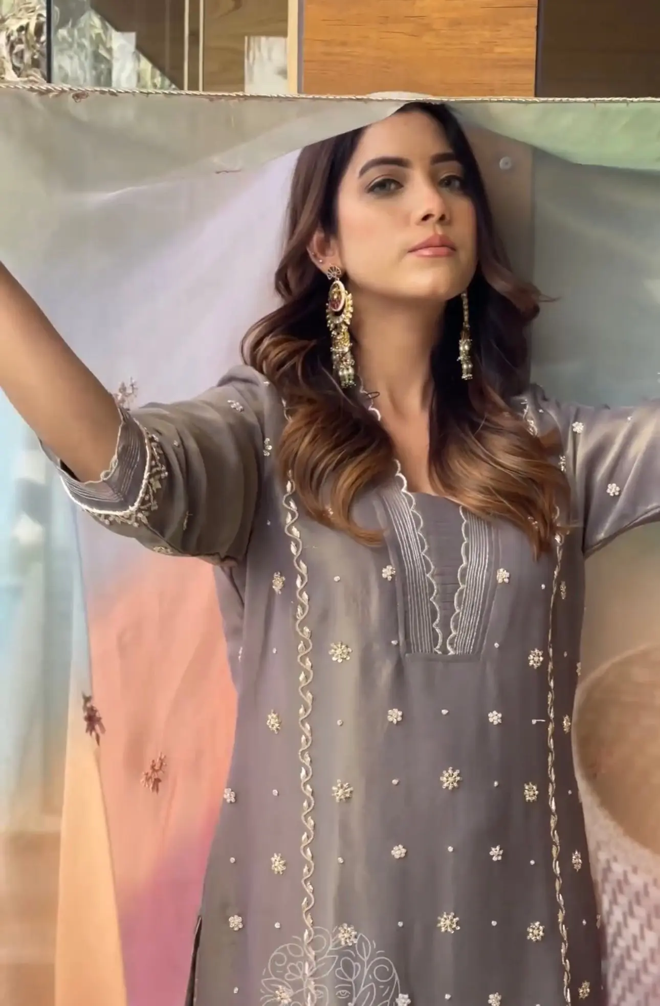 Moksha-PD-Embroidered Pure Shimmer Organza Kurta Set - Image 4